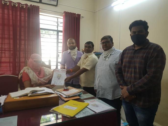 Demand for action against schools violating the rules | नियमांचे उल्लंघन करणाऱ्या शाळांवर कारवाईची मागणी Demand for action against schools violating the rules | नियमांचे उल्लंघन करणाऱ्या शाळांवर कारवाईची मागणी