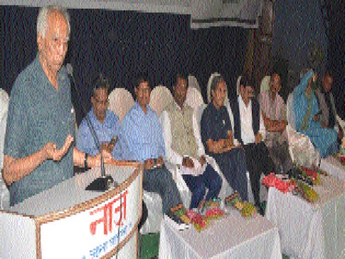 MLA-MPs want pension? | आमदार-खासदारांना पेन्शन हवे कशाला ? MLA-MPs want pension? | आमदार-खासदारांना पेन्शन हवे कशाला ?