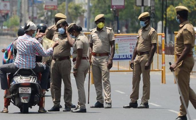 It is not possible to invest so much manpower in security forever | बंदोबस्तात एवढे मनुष्यबळ नेहमीसाठी गुंतविणे शक्य नाही It is not possible to invest so much manpower in security forever | बंदोबस्तात एवढे मनुष्यबळ नेहमीसाठी गुंतविणे शक्य नाही