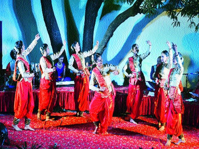 Everyone should enjoy the art: Sanjay Darade | प्रत्येकाने कलेचा आस्वाद घ्यावा : संजय दराडे Everyone should enjoy the art: Sanjay Darade | प्रत्येकाने कलेचा आस्वाद घ्यावा : संजय दराडे