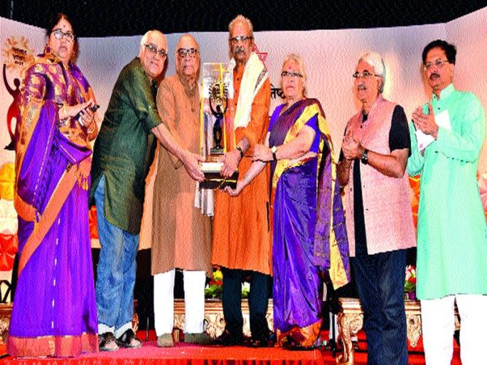 Governments can not be any, write the authors! : Spring belching dahake | सरकारे कोणतीही असोत, लेखकांनो व्यक्त व्हा! : वसंत आबाजी डहाके Governments can not be any, write the authors! : Spring belching dahake | सरकारे कोणतीही असोत, लेखकांनो व्यक्त व्हा! : वसंत आबाजी डहाके