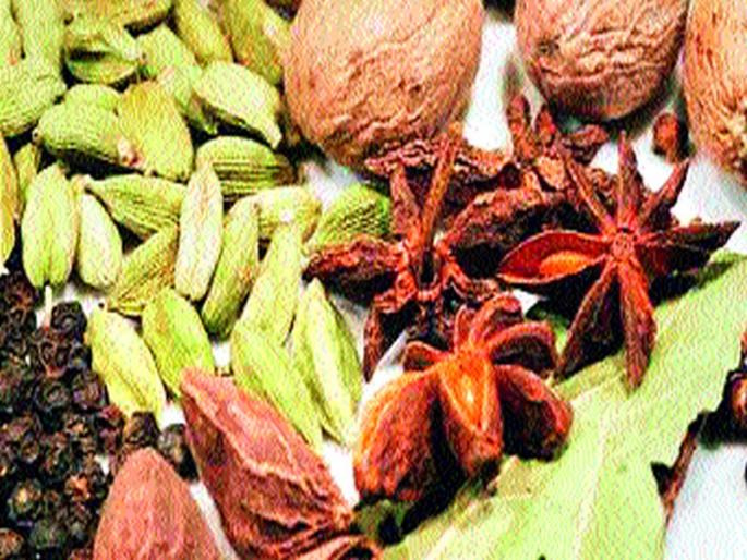 The amount of spice from Kerala came to an end | केरळमधून येणाऱ्या मसाल्याचे भाव कडाडले The amount of spice from Kerala came to an end | केरळमधून येणाऱ्या मसाल्याचे भाव कडाडले