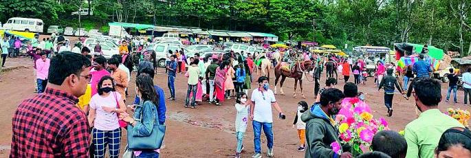 Diwali holiday fun in paradise | नंदनवनात दिवाळीच्या सुटीची मौज Diwali holiday fun in paradise | नंदनवनात दिवाळीच्या सुटीची मौज