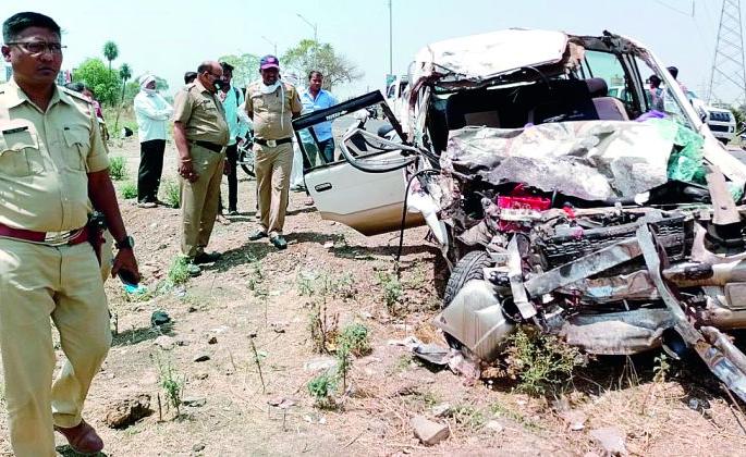 Exit of five people including niece before Mama's 'Final'! | मामाच्या ‘फायनल’पूर्वी भाच्यासह पाच जणांची एक्झिट!