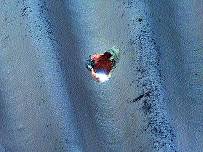 Blaze again pelted houses | लहवितला पुन्हा घरांवर दगडफेक Blaze again pelted houses | लहवितला पुन्हा घरांवर दगडफेक