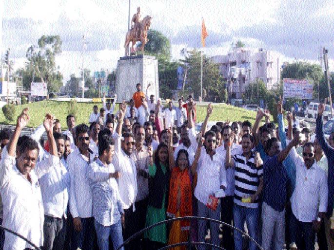 Reserves retained; Beed district jolted | आरक्षण कायम; बीड जिल्ह्यात जल्लोष