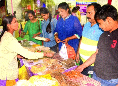 Aurangabad Lokmat MahaXpo Bumper response | औरंगाबादेत लोकमत महाएक्स्पोला उदंड प्रतिसाद Aurangabad Lokmat MahaXpo Bumper response | औरंगाबादेत लोकमत महाएक्स्पोला उदंड प्रतिसाद