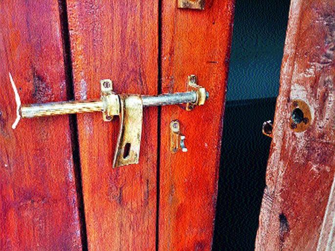 Lazalgawi burglary session begins | लासलगावी घरफोड्यांचे सत्र सुरूच  Lazalgawi burglary session begins | लासलगावी घरफोड्यांचे सत्र सुरूच