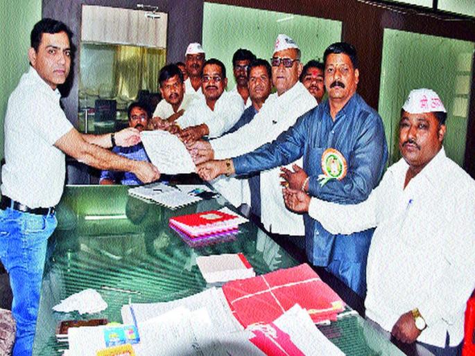 Sinnar supported Hazare's agitation | सिन्नरला हजारे यांच्या आंदोलनास पाठिंबा Sinnar supported Hazare's agitation | सिन्नरला हजारे यांच्या आंदोलनास पाठिंबा