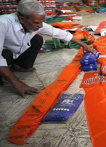 Lok Sabha Election 2019; Good days for labours due to election | Lok Sabha Election 2019; निवडणुकीमुळे मजुरांना सुगीचे दिवस