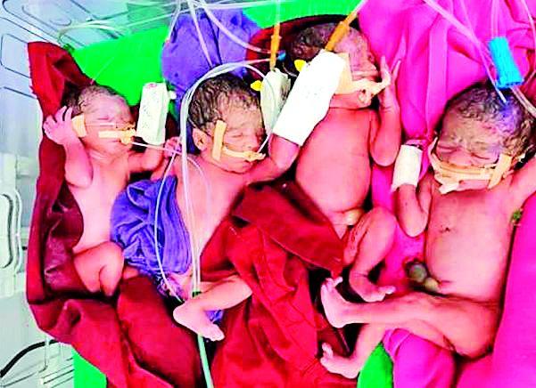 Welcome to the four daughters by parents in Yavatmal | यवतमाळ जिल्ह्यात आईबाबांनी केले चार कन्यारत्नांचे स्वागत Welcome to the four daughters by parents in Yavatmal | यवतमाळ जिल्ह्यात आईबाबांनी केले चार कन्यारत्नांचे स्वागत
