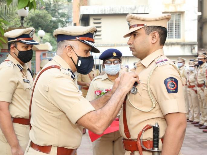 5 Sub-Inspectors of Police from Mira Bhayander awarded "Internal Security Service Medal" | मीरा भाईंदरमधील ५ पोलीस उपनिरिक्षक "आंतरिक सुरक्षा सेवा पदकाने" सन्मानित 5 Sub-Inspectors of Police from Mira Bhayander awarded "Internal Security Service Medal" | मीरा भाईंदरमधील ५ पोलीस उपनिरिक्षक "आंतरिक सुरक्षा सेवा पदकाने" सन्मानित