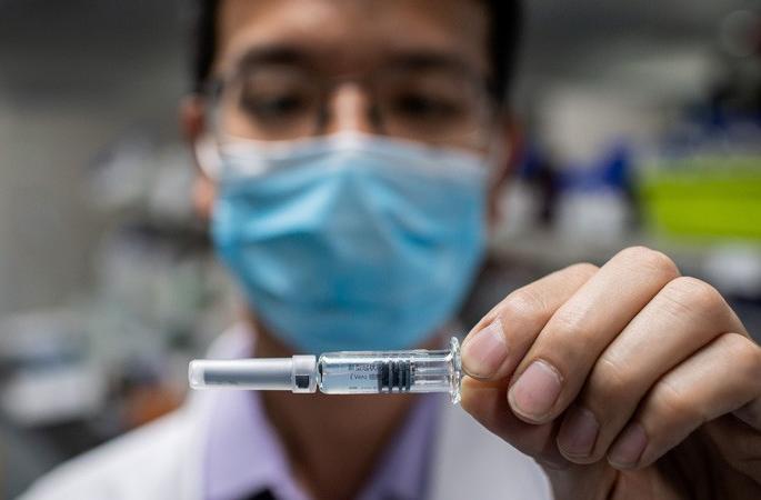 Reaction of 38 people after vaccination | Corona vaccine -लस घेतल्यानंतर ३८ जणांना रिॲक्शन Reaction of 38 people after vaccination | Corona vaccine -लस घेतल्यानंतर ३८ जणांना रिॲक्शन