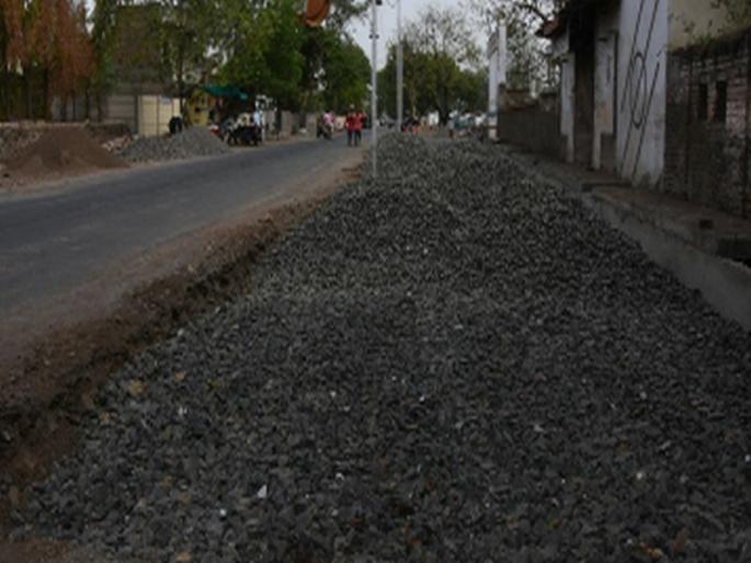 Fasipull to Railway Station Road works in progress | फाशीपूल ते रेल्वे स्टेशन रस्त्याचे कामे प्रगतीपथावर Fasipull to Railway Station Road works in progress | फाशीपूल ते रेल्वे स्टेशन रस्त्याचे कामे प्रगतीपथावर