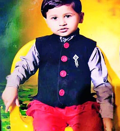 Child lost his life due to balloon in Nagpur | नागपुरात फुग्यामुळे बालकाने गमावले प्राण Child lost his life due to balloon in Nagpur | नागपुरात फुग्यामुळे बालकाने गमावले प्राण