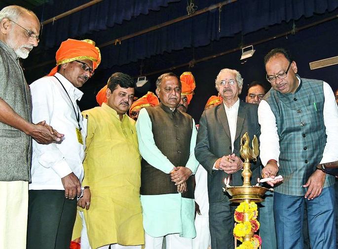Newspaper sellers' questions will be presented before the government; Guardian Minister Bawankule | वृत्तपत्र विक्रेत्यांचे प्रश्न शासनासमोर मांडणार; पालकमंत्री बावनकुळे Newspaper sellers' questions will be presented before the government; Guardian Minister Bawankule | वृत्तपत्र विक्रेत्यांचे प्रश्न शासनासमोर मांडणार; पालकमंत्री बावनकुळे