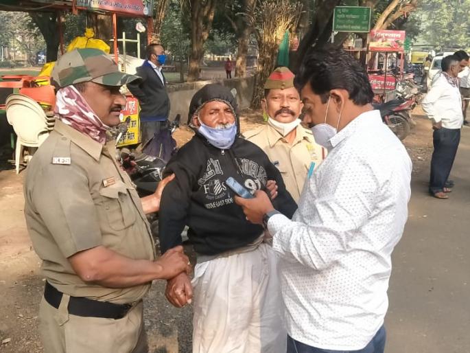 Attempted self-immolation in front of the Collector's office; Charges filed against three | जिल्हाधिकारी कार्यालयासमोर आत्मदहनाचा प्रयत्न; तिघांवर गुन्हा दाखल