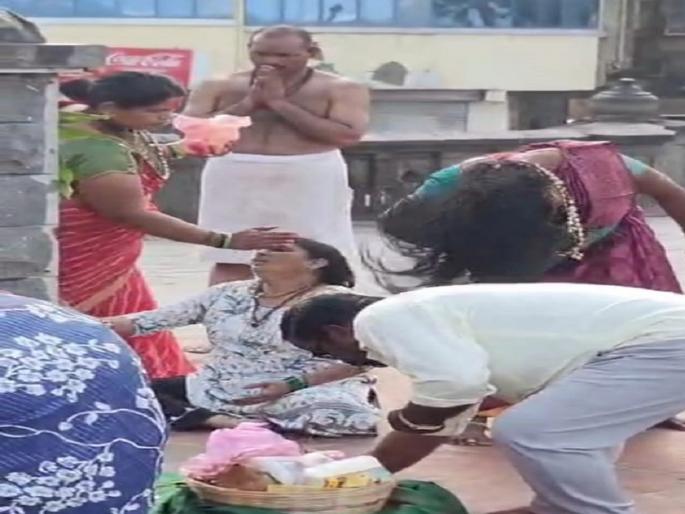 Video of a woman getting fucked at Rankala Chowpatty in Kolhapur goes viral | बाईई.. रंकाळ्यावर काय हा प्रकार, महिलेच्या अंगात आल्याचा व्हिडीओ व्हायरल; पर्यावरणप्रेमींतून संताप Video of a woman getting fucked at Rankala Chowpatty in Kolhapur goes viral | बाईई.. रंकाळ्यावर काय हा प्रकार, महिलेच्या अंगात आल्याचा व्हिडीओ व्हायरल; पर्यावरणप्रेमींतून संताप