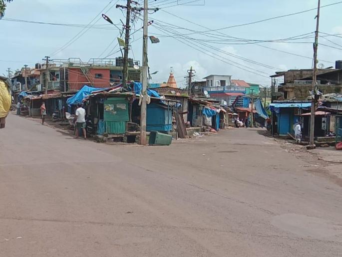 CoronaVirus News: Sakwal villagers fully respond to lockdown | CoronaVirus News : कोरोनाचा प्रादुर्भाव टाळण्यासाठी साकवाळ ग्रामस्थांचा लॉकडाऊनला पूर्णपणे प्रतिसाद CoronaVirus News: Sakwal villagers fully respond to lockdown | CoronaVirus News : कोरोनाचा प्रादुर्भाव टाळण्यासाठी साकवाळ ग्रामस्थांचा लॉकडाऊनला पूर्णपणे प्रतिसाद