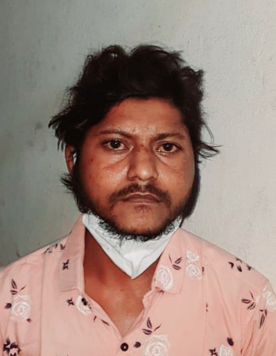 Murder of a wanderer at Padma Chitramandir Chowk, arrest of a fellow wanderer | पद्मा चित्रमंदिर चौकात फिरस्त्याचा खून, सहकारी फिरस्त्यास अटक Murder of a wanderer at Padma Chitramandir Chowk, arrest of a fellow wanderer | पद्मा चित्रमंदिर चौकात फिरस्त्याचा खून, सहकारी फिरस्त्यास अटक