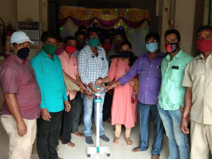 Sanitizer stand in Ganeshotsav, offering of vitamin tablets | महावितरण कंपनीचे गणेशोत्सवात सॅनिटायझर स्टॅन्ड वाटप Sanitizer stand in Ganeshotsav, offering of vitamin tablets | महावितरण कंपनीचे गणेशोत्सवात सॅनिटायझर स्टॅन्ड वाटप