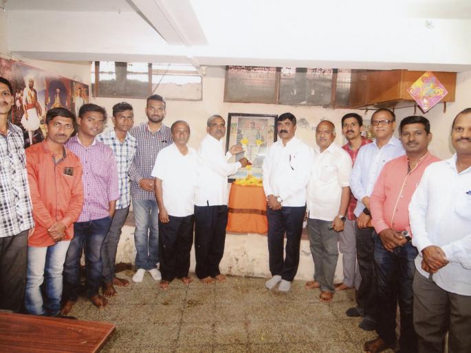 Kolhapur: History of the history of Annasaheb Marathe can not forget: Muliq | कोल्हापूर : अण्णासाहेबांचा इतिहास मराठे विसरू शकत नाहीत : मुळीक Kolhapur: History of the history of Annasaheb Marathe can not forget: Muliq | कोल्हापूर : अण्णासाहेबांचा इतिहास मराठे विसरू शकत नाहीत : मुळीक