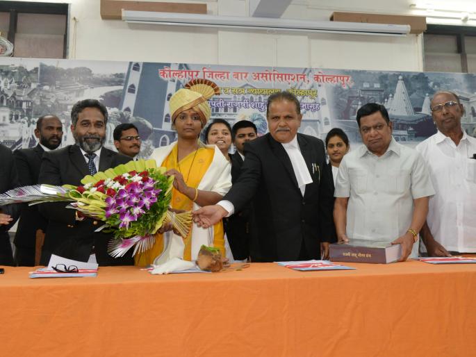 The bench will be the direction of the Question Movement | दोन्ही खासदार संसदेत -आवाज उठविण्यासाठी सांगू ; खंडपीठप्रश्नी आंदोलनाची दिशा ठरणार The bench will be the direction of the Question Movement | दोन्ही खासदार संसदेत -आवाज उठविण्यासाठी सांगू ; खंडपीठप्रश्नी आंदोलनाची दिशा ठरणार