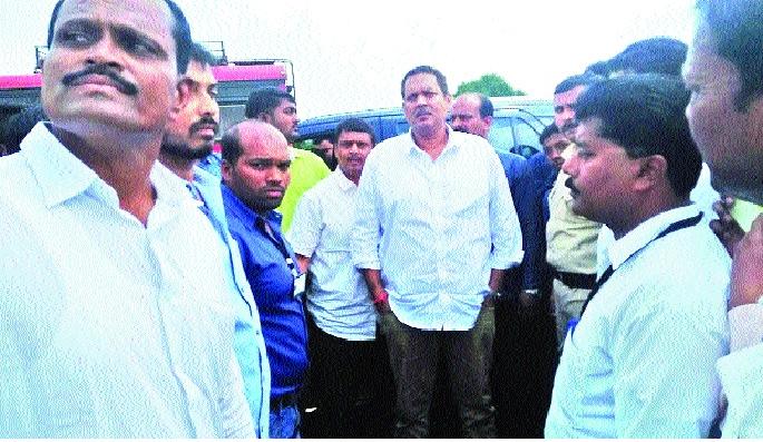 ..this misfortune overturning! - Udayan Raje | ..अन्यथा आनेवाडी टोलनाक्यावर अनर्थ!--उदयनराजे