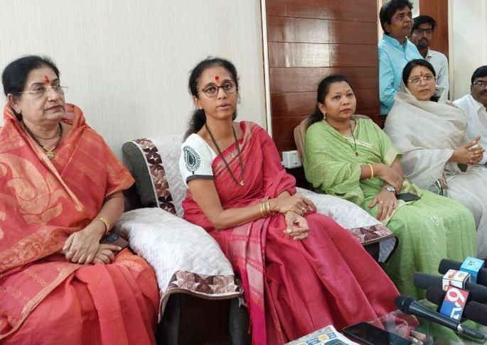 The chief ministership comes not from reservations, but from deeds; Supriya Sule's side on the issue of women Chief Ministership | मुख्यमंत्रीपद आरक्षणातून नाही, तर कर्तृत्वातून मिळते; महिला मुख्यमंत्रीपदाच्या विषयाला सुप्रिया सुळेंची बगल The chief ministership comes not from reservations, but from deeds; Supriya Sule's side on the issue of women Chief Ministership | मुख्यमंत्रीपद आरक्षणातून नाही, तर कर्तृत्वातून मिळते; महिला मुख्यमंत्रीपदाच्या विषयाला सुप्रिया सुळेंची बगल