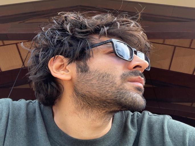 Family and friends boycott Kartik Aaryan , read the reason | काय सांगता? कुटुंब व मित्रांनीच Kartik Aaryanला केलं ‘बॉयकॉट’, वाचा कारण Family and friends boycott Kartik Aaryan , read the reason | काय सांगता? कुटुंब व मित्रांनीच Kartik Aaryanला केलं ‘बॉयकॉट’, वाचा कारण