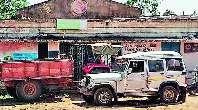 Avoid 12 monopoly centers in Melghat | मेळघाटातील एकाधिकारच्या १२ केंद्रांना टाळे Avoid 12 monopoly centers in Melghat | मेळघाटातील एकाधिकारच्या १२ केंद्रांना टाळे