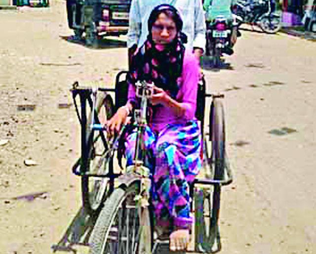 The life of the wheel is still over | चाकावरचं आयुष्य अद्यापही अधांतरी The life of the wheel is still over | चाकावरचं आयुष्य अद्यापही अधांतरी