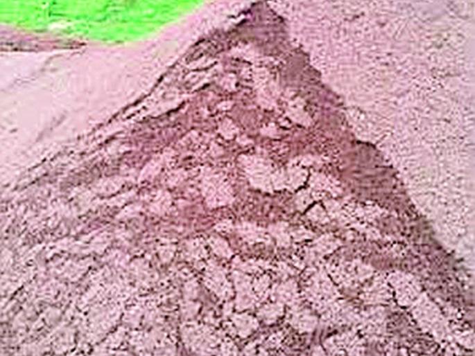 21 crore sand dunes in the throats of smugglers! | २१ कोटींचे रेतीघाट तस्करांच्या घशात ! 21 crore sand dunes in the throats of smugglers! | २१ कोटींचे रेतीघाट तस्करांच्या घशात !