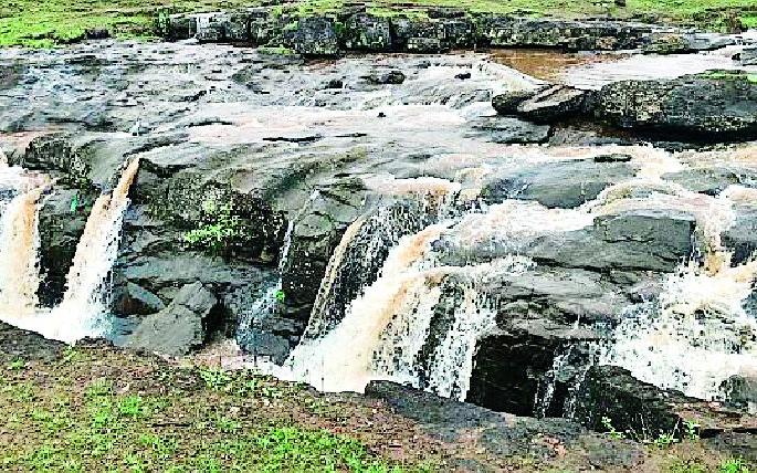 Rainfall in seven revenue boards | सात महसूल मंडळात अतिवृष्टी