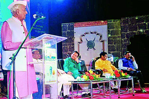 Bread went and came nudals | भाकर गेली अन् नुडल्स आले