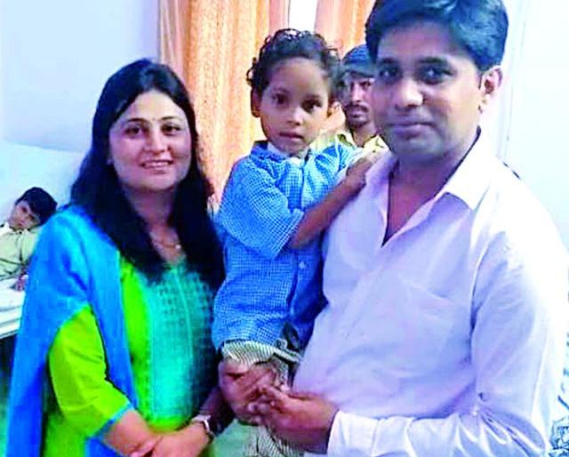 Doctor who became a doctor's wife for a 'chimule' | ‘त्या’ चिमुकलीसाठी डॉक्टर दाम्पत्य ठरले देवदूत