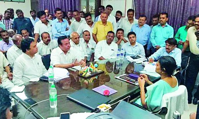 The movement on the office of the Mahavitaran of Congress | काँग्रेसचे महावितरण कार्यालयावर आंदोलन