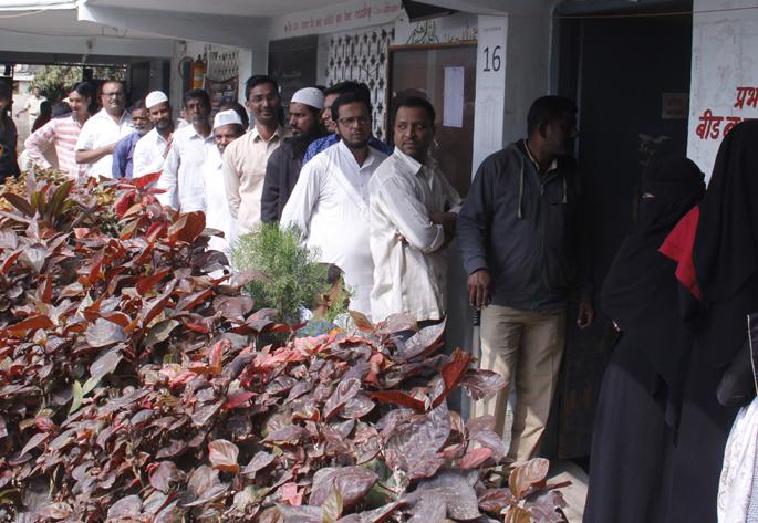 60.68 percent voting in Division 11 'A' | प्रभाग ११ ‘अ’ मध्ये ६०.६८ टक्के मतदान 60.68 percent voting in Division 11 'A' | प्रभाग ११ ‘अ’ मध्ये ६०.६८ टक्के मतदान