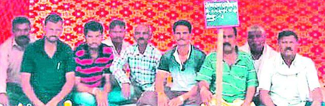 After 56 days, the workers' hunger strike has been uneven | ५६ दिवसानंतरही कामगारांचे उपोषण बेदखलच