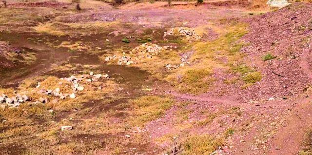 Water crisis on the people of Jaitapur due to the poor work of the lake | तलावाच्या निकृष्ट कामामुळे जैतापूरवासीयांवर पाणी संकट