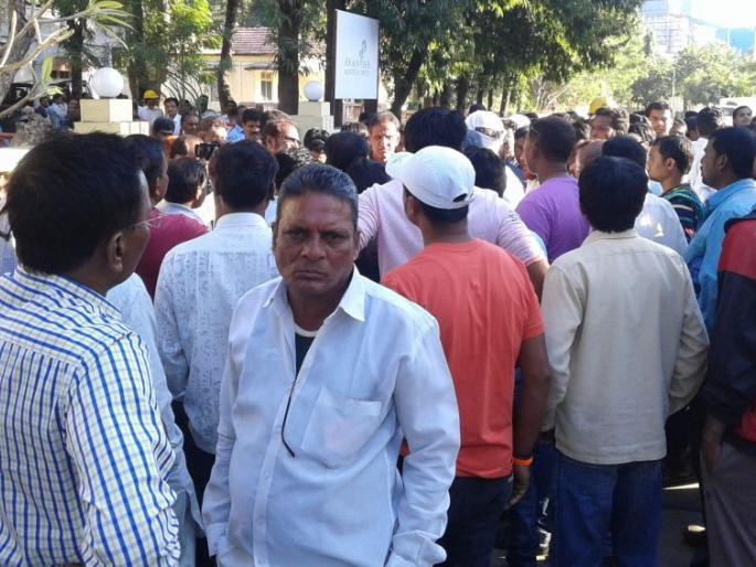 Death of Contract Labor in Ballarpur by clericized sludge | बल्लारपूरमध्ये क्लोरीनमिश्रित स्लजमध्ये दबून कंत्राटी कामगाराचा मृत्यू Death of Contract Labor in Ballarpur by clericized sludge | बल्लारपूरमध्ये क्लोरीनमिश्रित स्लजमध्ये दबून कंत्राटी कामगाराचा मृत्यू