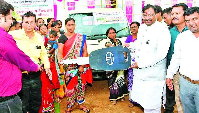 Start financial consolidation through savings groups | बचत गटांमार्फत आर्थिक सत्याग्रहाची सुरुवात करा Start financial consolidation through savings groups | बचत गटांमार्फत आर्थिक सत्याग्रहाची सुरुवात करा