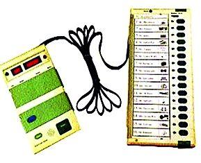 Lok Sabha Election 2019; Right to Lok Sabha election to play 1.5 thousand soldiers | Lok Sabha Election 2019; दीड हजार सैनिक बजावणार लोकसभा मतदानाचा अधिकार Lok Sabha Election 2019; Right to Lok Sabha election to play 1.5 thousand soldiers | Lok Sabha Election 2019; दीड हजार सैनिक बजावणार लोकसभा मतदानाचा अधिकार