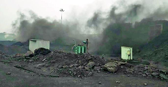 Mazari polluted by Vekoli mines | वेकोलि खाणीमुळे माजरी प्रदूषणाच्या विळख्यात