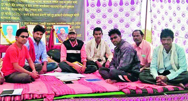 Fasting for the welfare of farmers | शेतकऱ्यांच्या हितासाठी उपोषण