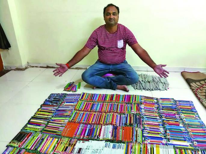 Akola's Youth Making One Thousand Ecofriendly Pencils! | एक हजार इकोफ्रेन्डली पेन्सिल बनविणाऱ्या युवकाची इंडिया बुक रेकॉर्डने घेतली दखल!