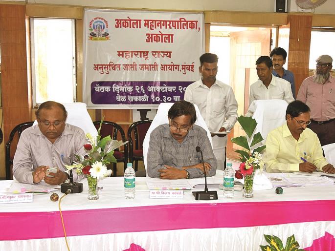 Sc-st commision take revieve of Municipal Education Department | मनपा शिक्षण विभागाची आस्थापना, विद्यार्थी पटसंख्येवर आयोगाचे ताशेरे