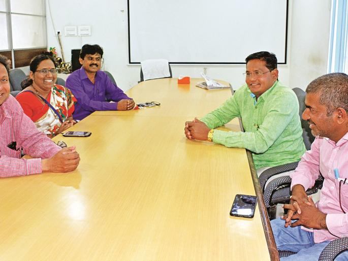 Marathi Official Language Day: With local language, Marathi language should be growing! | मराठी राजभाषा दिन : बोलीभाषेसह मराठी भाषा वृद्धींगत होणे गरजेचे! Marathi Official Language Day: With local language, Marathi language should be growing! | मराठी राजभाषा दिन : बोलीभाषेसह मराठी भाषा वृद्धींगत होणे गरजेचे!