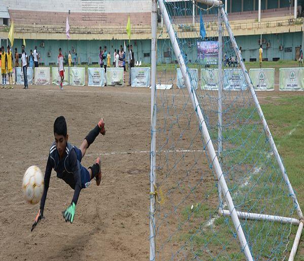 jain sports acadamy win seven a side football tournament | बाहेती महाविद्यालय, जैन स्पोर्ट्स विजयी
