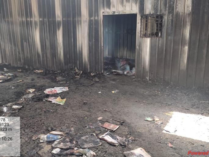 Loss of lakhs of rupees due to short circuit in the country | देशमानेत शॉर्टसर्किटमुळे लाखो रुपयांचे नुकसान Loss of lakhs of rupees due to short circuit in the country | देशमानेत शॉर्टसर्किटमुळे लाखो रुपयांचे नुकसान